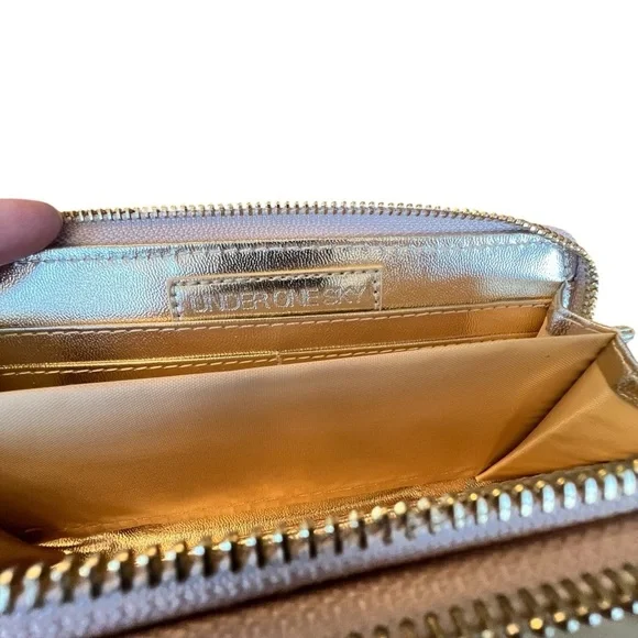 Under One Sky Wristlet Ivory with leather flower cut outs - Picture 3 of 11